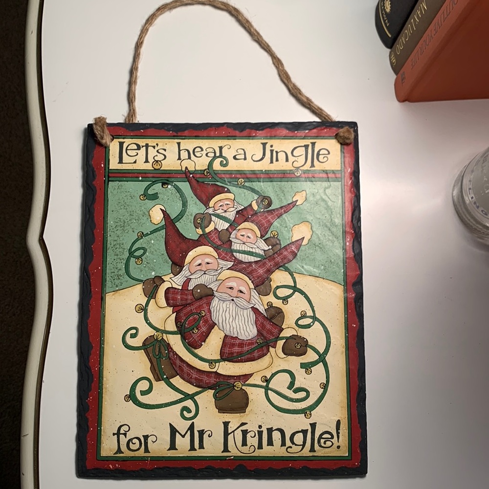 Let’s hear a Jingle for Mr. Kringle 🎅 🔔 Christmas decor